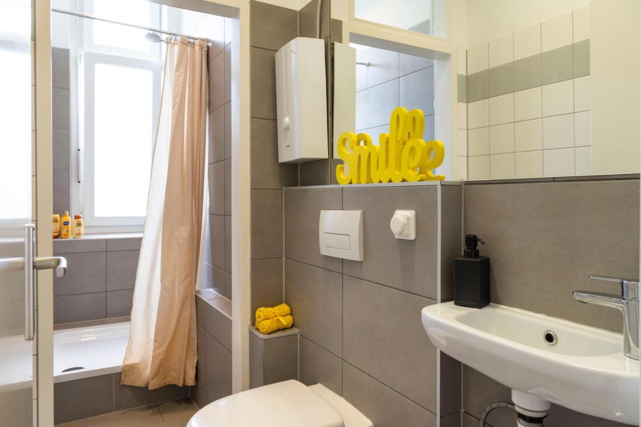 Central +3Br +Big Living Room Next To U-Station Berlino Esterno foto
